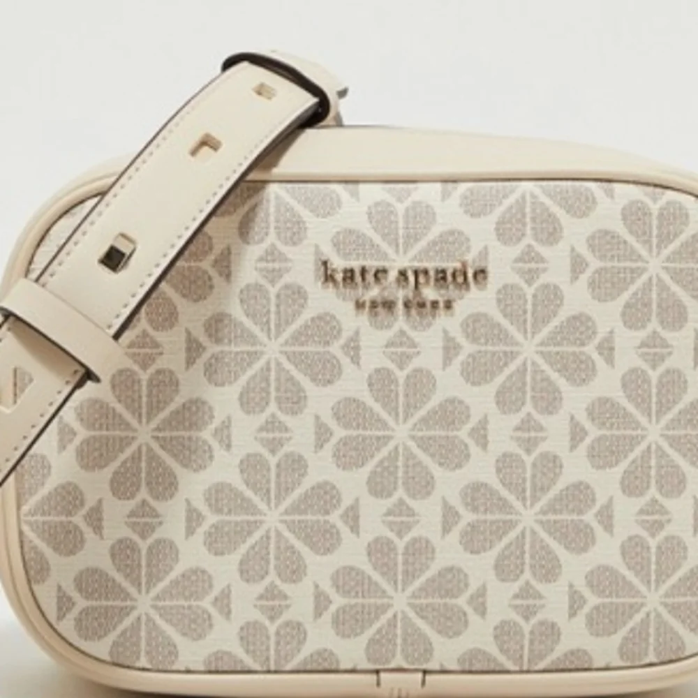 Kate Spade New York Medium Infinite Spade Flower Coated Canvas Camera Bag - Picture 1 of 4